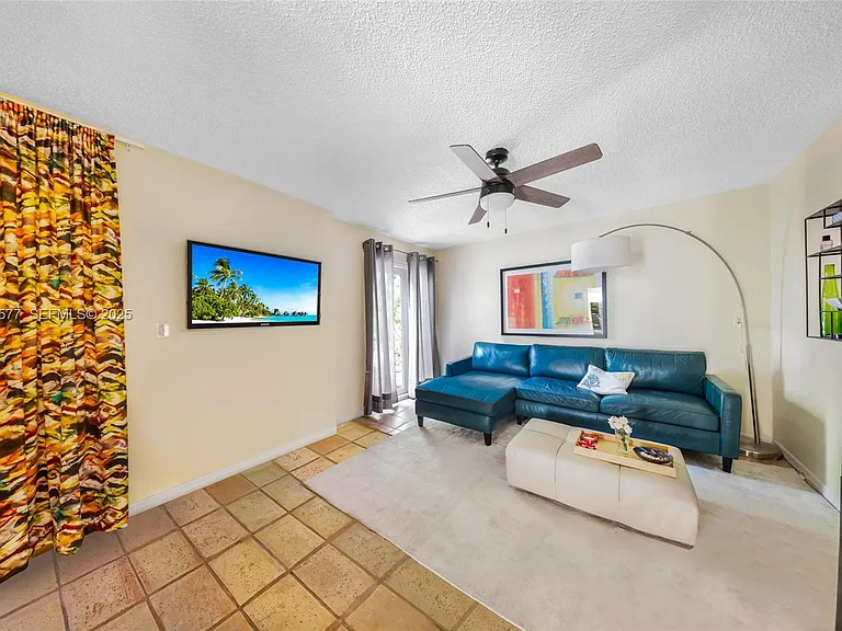 1840 Tigertail Ave — Photo 27