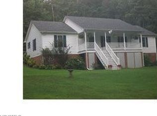 9171 Buttonwood Ln, Amelia Court House, VA 23002