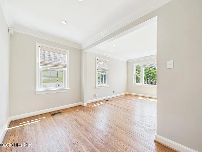 2912 Oberlin Rd — Photo 16