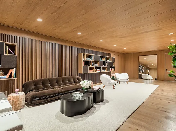 527 West 27th Street image 23 of 24