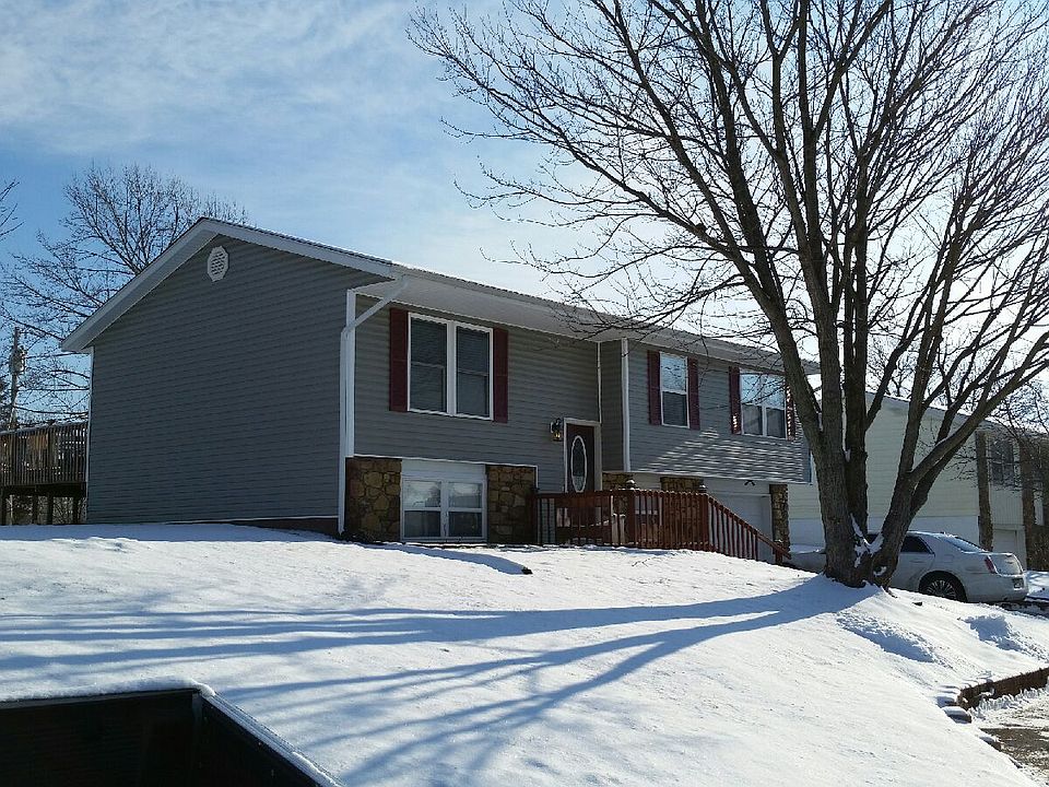 1st image of 100 E Renee Dr