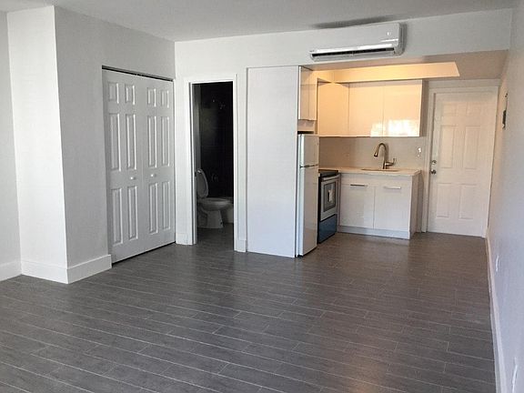 2nd image of 730 NE 128th St APT 6