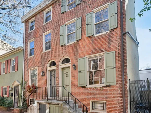 1038 Waverly St, Philadelphia, PA 19147