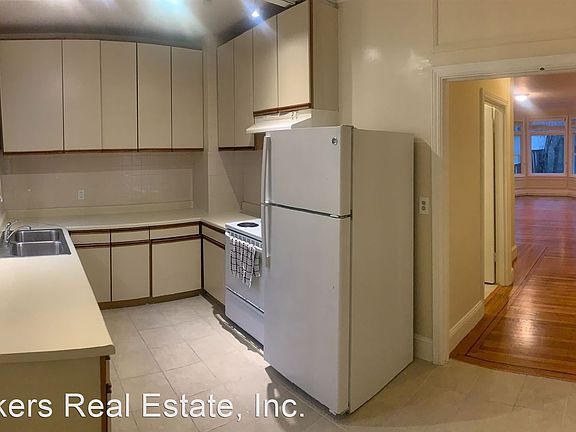 2nd image of 3460 Sacramento St #4