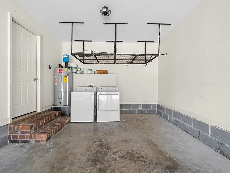 322 Reid Ct N — Photo 31
