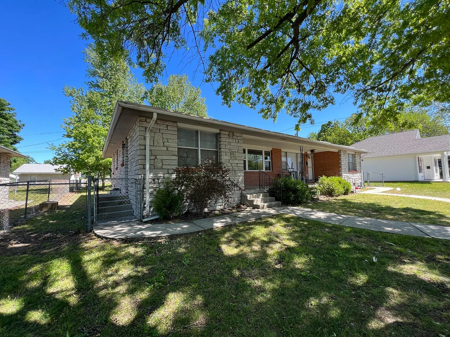 2 bed, 820 sqft, $895 — Photo 3