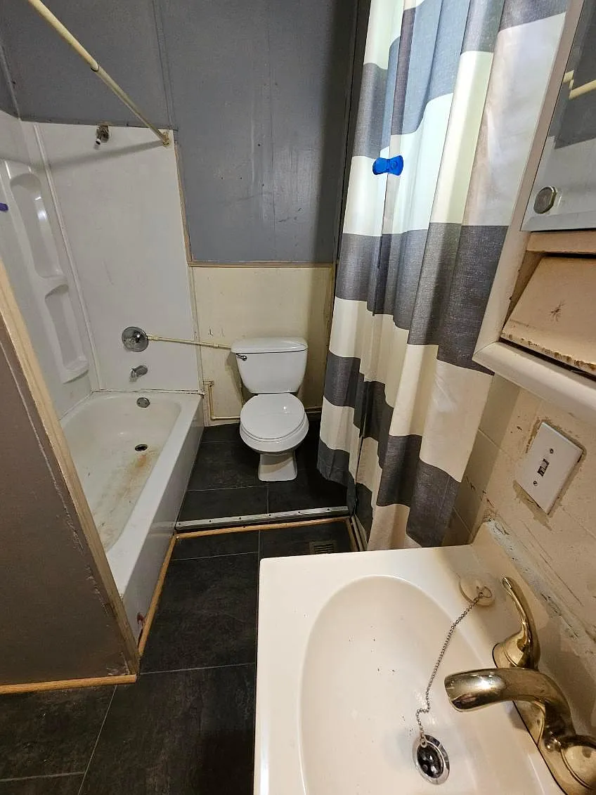 4 bed, 2000 sqft, $895 — Photo 4