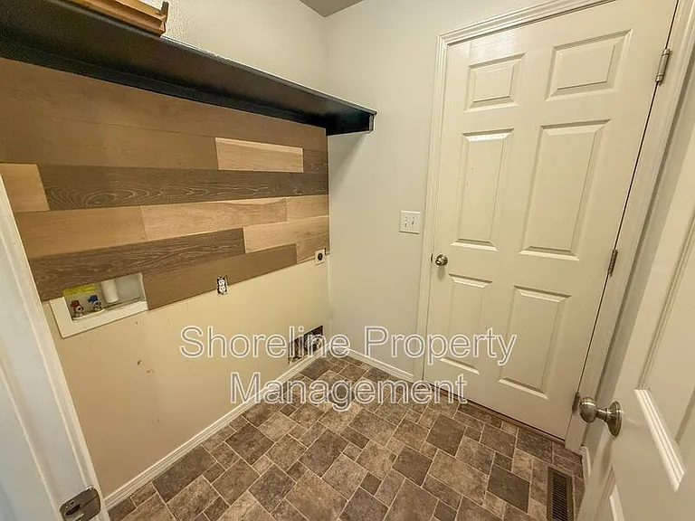 3420 N Oakstone Ave — Photo 31