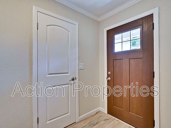 3rd image of 135 Brenton Ct #B
