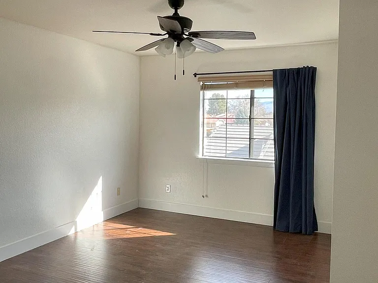 18135 Lakeview Dr — Photo 11