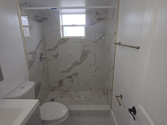 5th image of 1550 SW 3rd St #1
