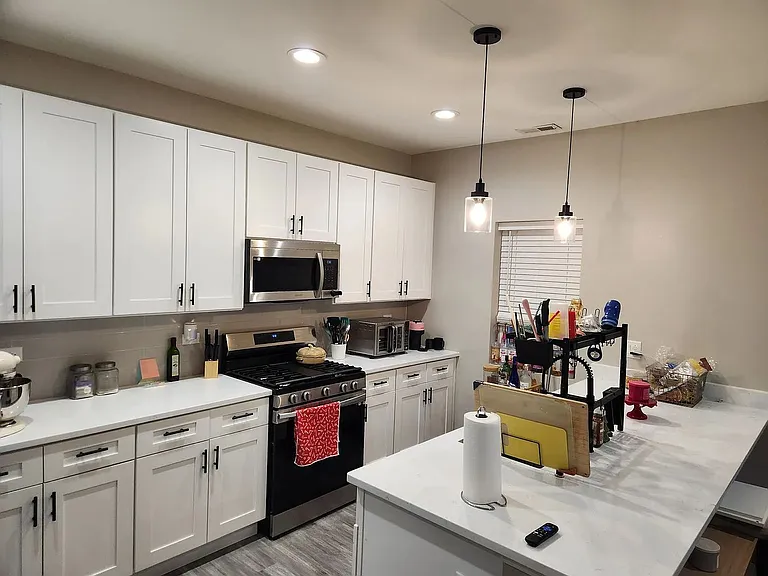 4051 S Prairie Ave — Photo 1