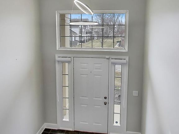 3rd image of 422 Cromwell Cir Unit 2