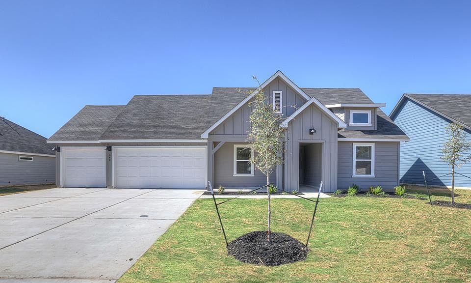 1st image of 648 Grace Ln