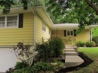 1440 40th St NE, Cedar Rapids, IA 52402
