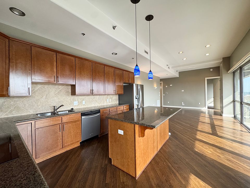 1st image of 600 Admiral # 1902 Blvd