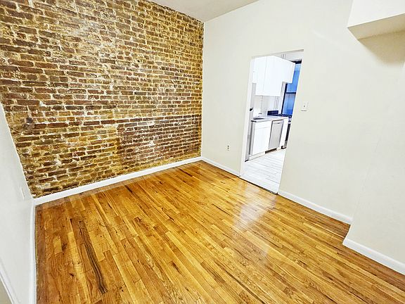 2nd image of 536 9th Ave APT 3RS