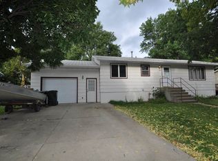 207 4th Ave SW, Mandan, ND 58554