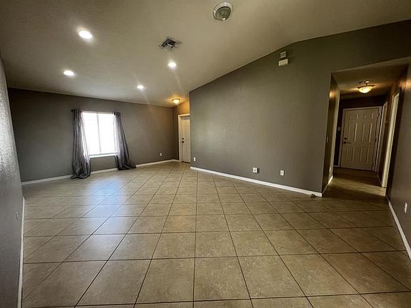 4th image of 2127 SW Newport Isles Blvd