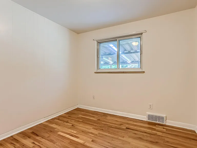 Upper Bedroom #2