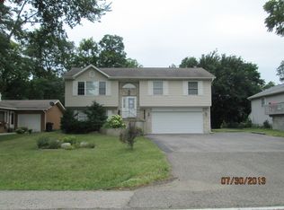 1115 Main Street Rd, Spring Grove, IL 60081