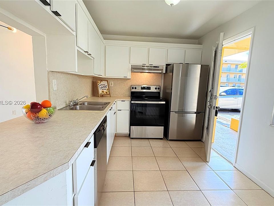 1st image of 1302 NE 191st St #A118
