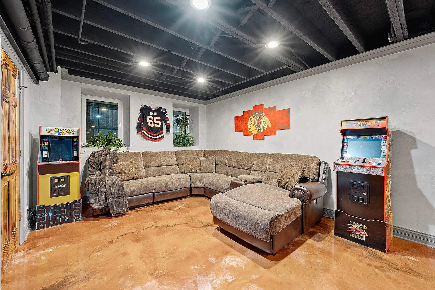 4 bed, 3.0 bath, 3498 sqft, $11,739 — Photo 1