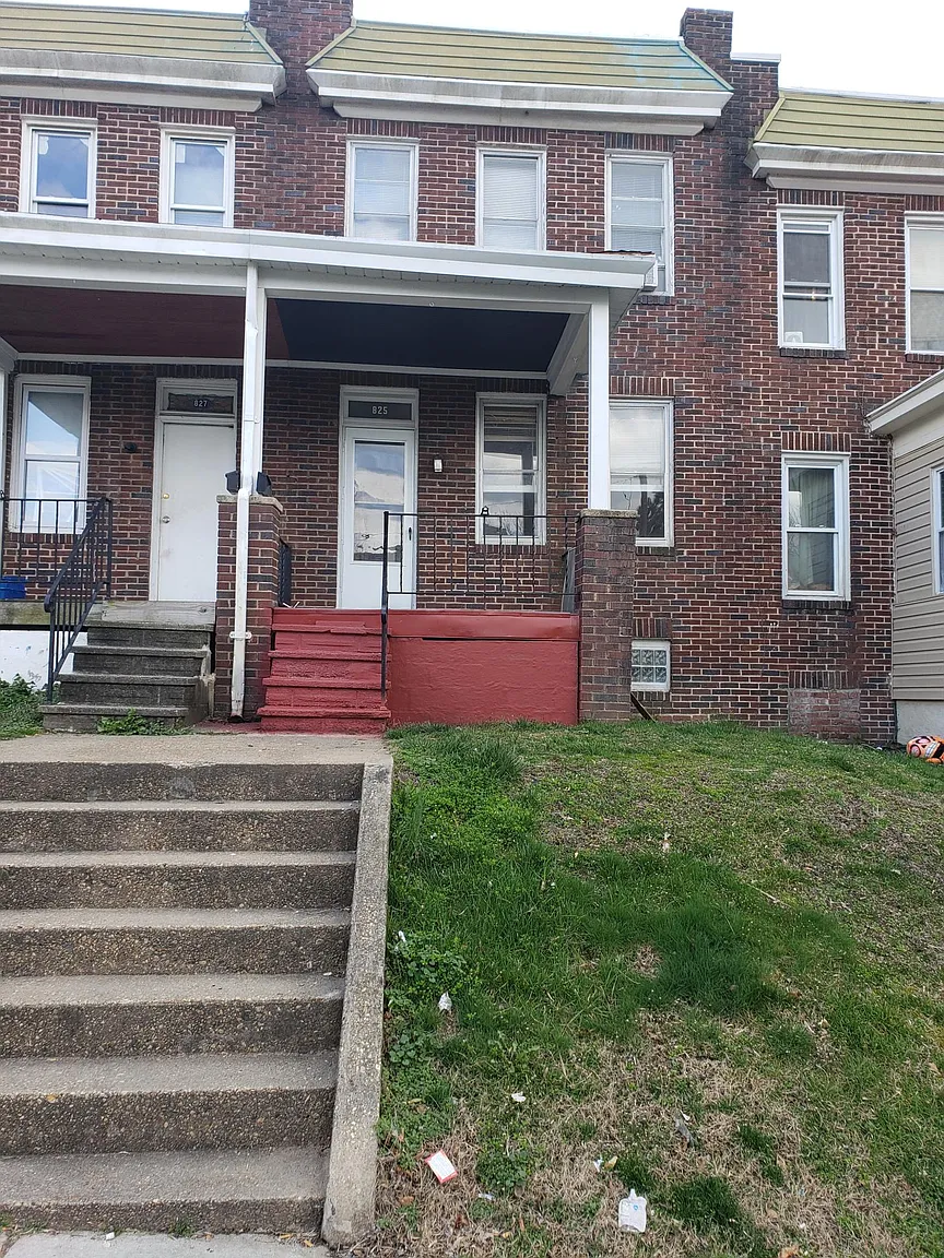 825 Pontiac Ave photo 1