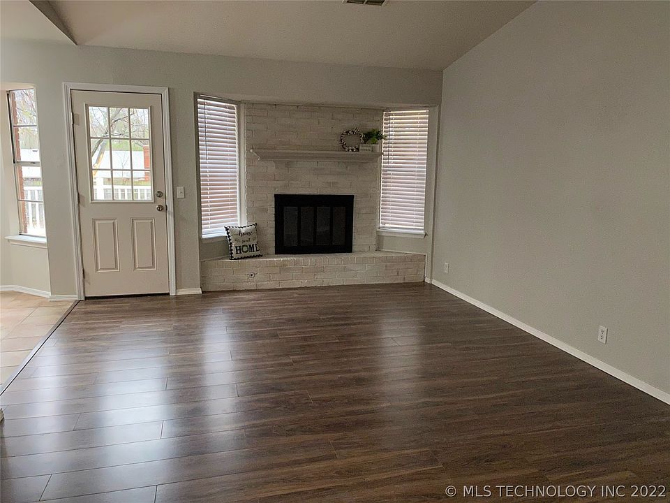 2nd image of 4505 S Cypress Ave
