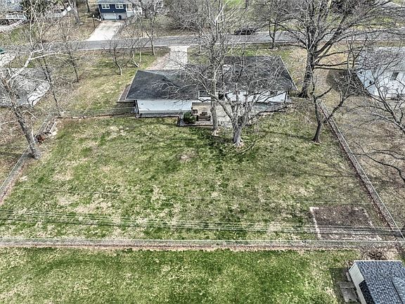 5th image of 3415 N University Ave