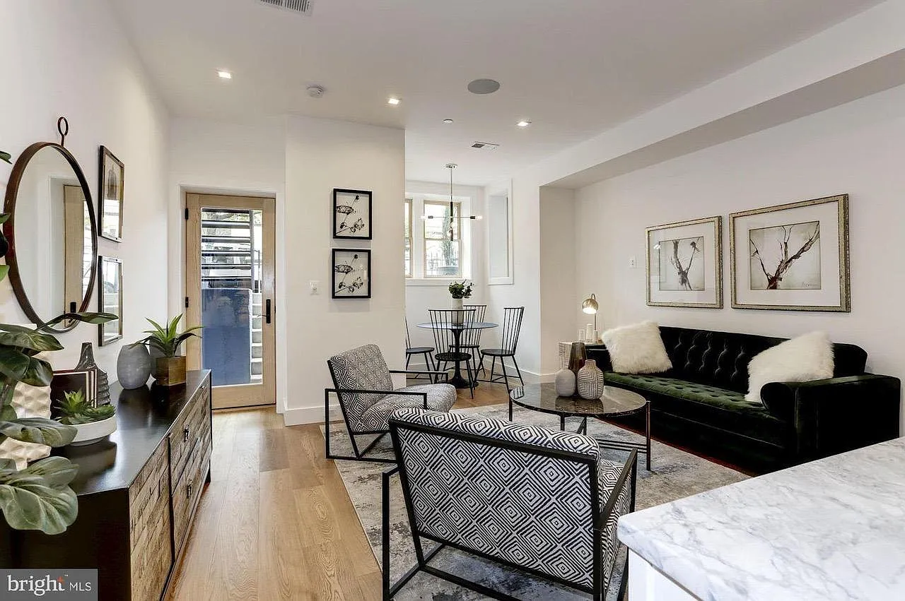 2 bed, 900 sqft, $3,600 — Photo 1