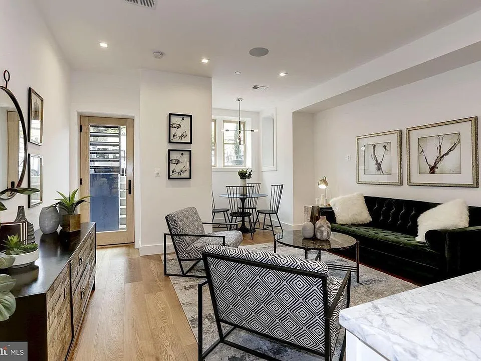 1704 10th St NW