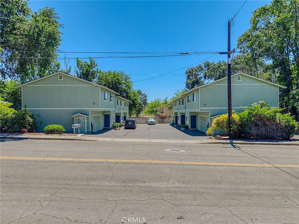 3 bed, 1.5 bath, 1198 sqft, $1,800 — Photo 1
