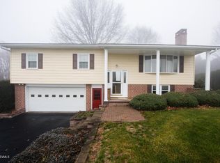 802 Borough Line Rd, Mifflinburg, PA 17844