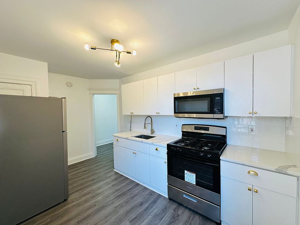 1st image of 204 60th St #20E