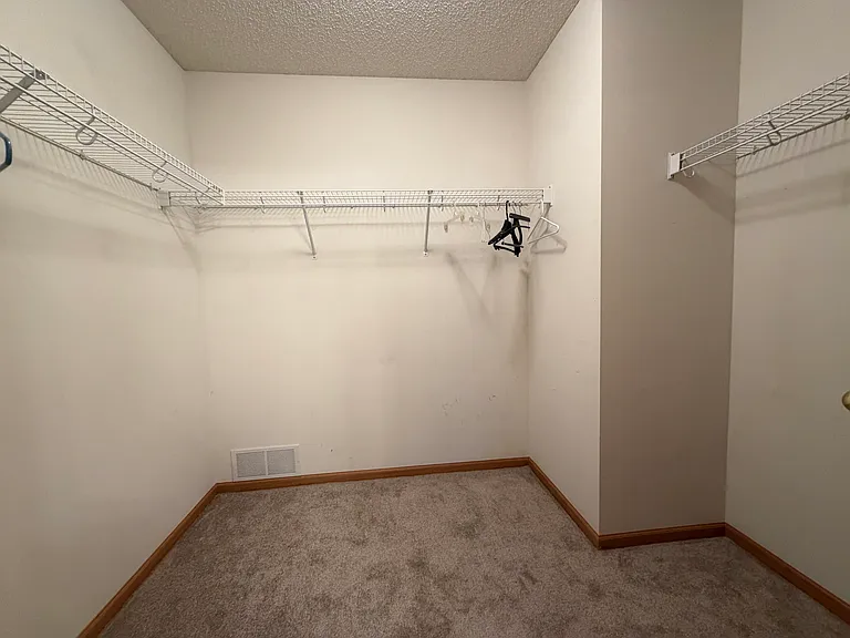 11007 Oak Grove Cir #B — Photo 15