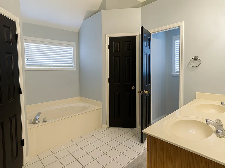 9149 Hervay Cv — Photo 11