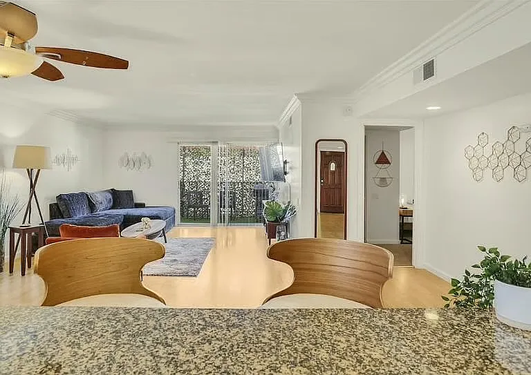 400 N Sunrise Way — Photo 18