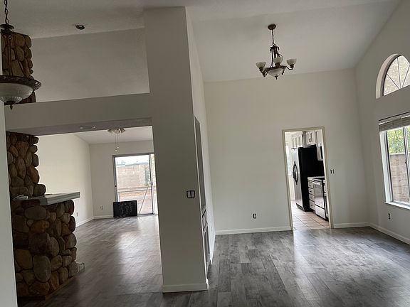 5th image of 308 Clarescastle Way