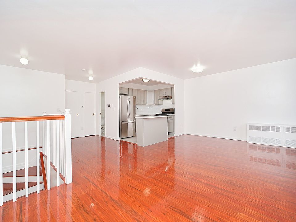 1st image of 114 Pulaski St #3