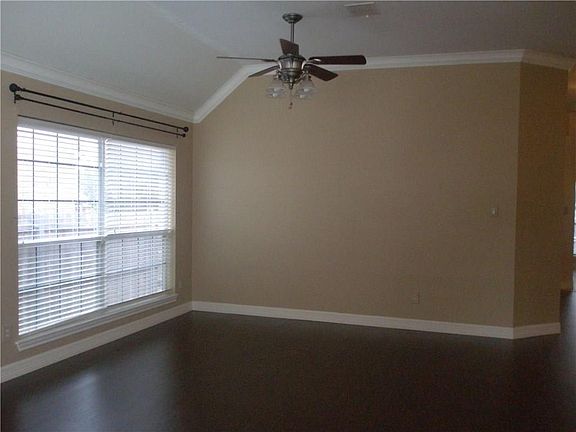 3rd image of 4848 Crown Dr