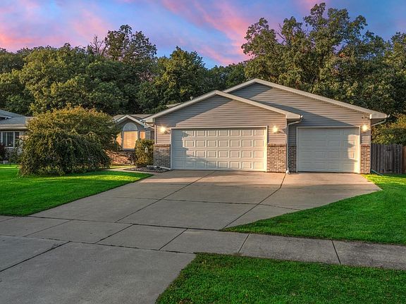 2nd image of 8810 W 125th Pl