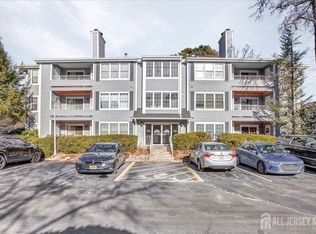 2011 Tanglewood Ct, Helmetta, NJ 08828
