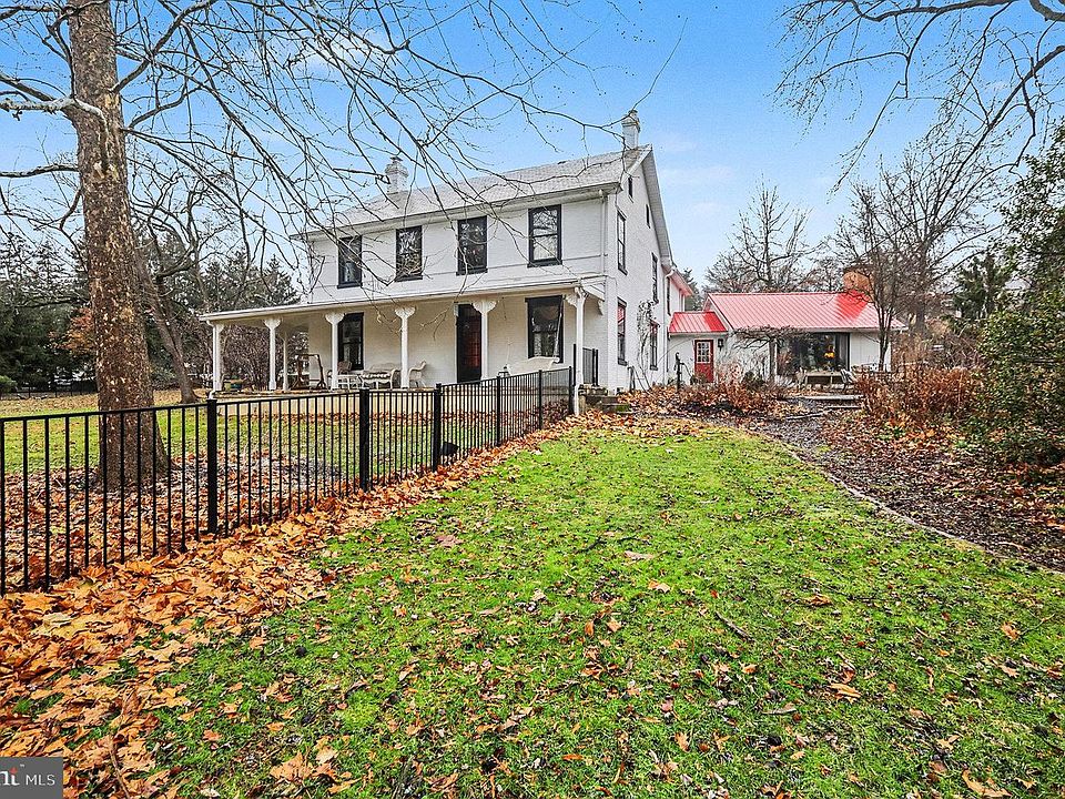 1st image of 3513 Schoolhouse Ln