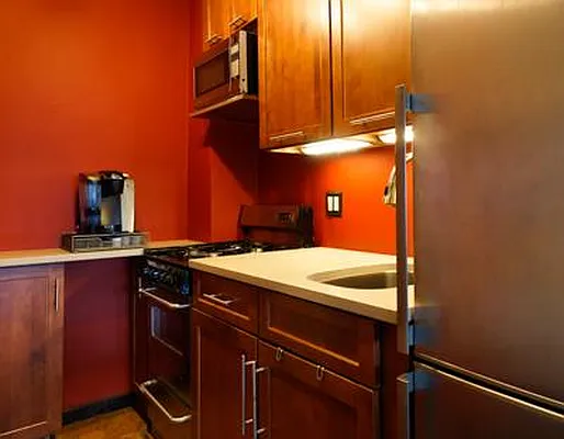 Sold by R New York | media 4