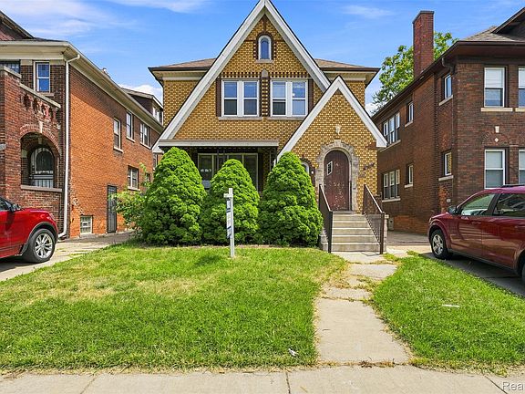 2nd image of 16554 Fairfield St