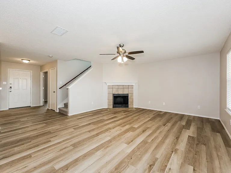 2628 Loch Wood Dr — Photo 4