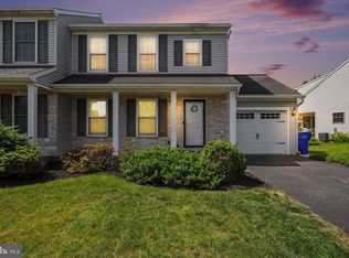 4281 Green Park Dr, Mount Joy, PA 17552