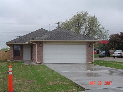 1st image of 928 NW 109th St