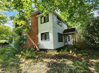 26 Lakeshore Rd W, Oro Medonte, ON L0L2E0